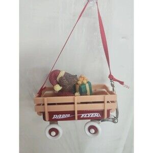 Radio flyer wagon with mouse